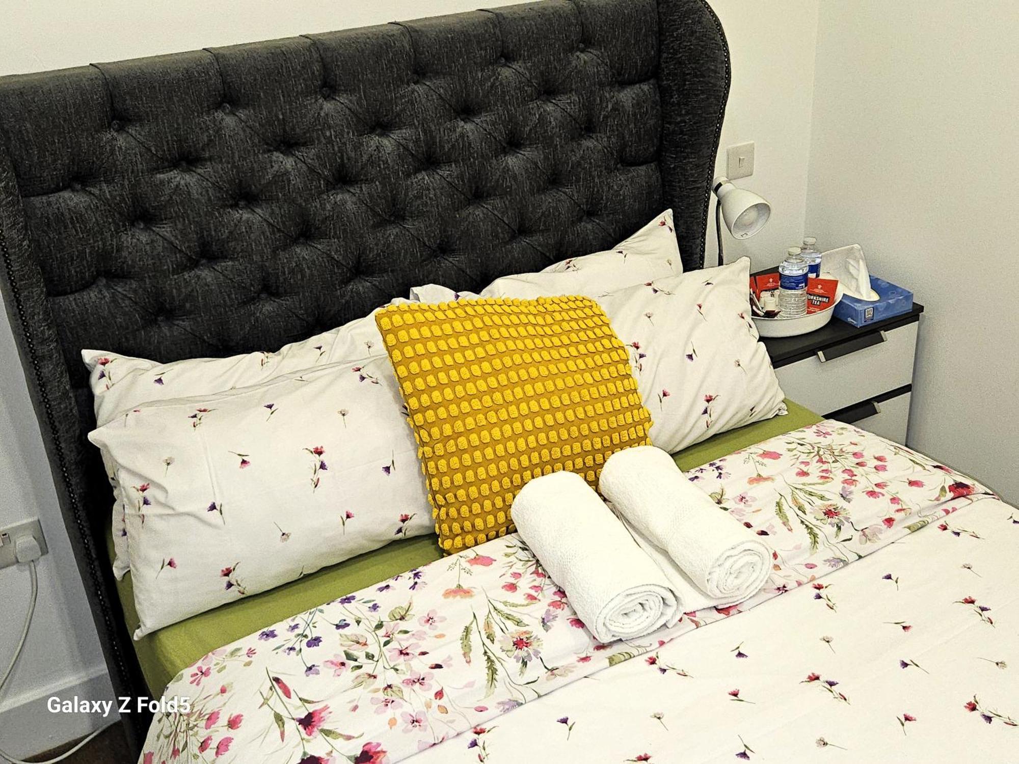 London Sleephouse Partying Is Not Allowed Pls Ngoại thất bức ảnh