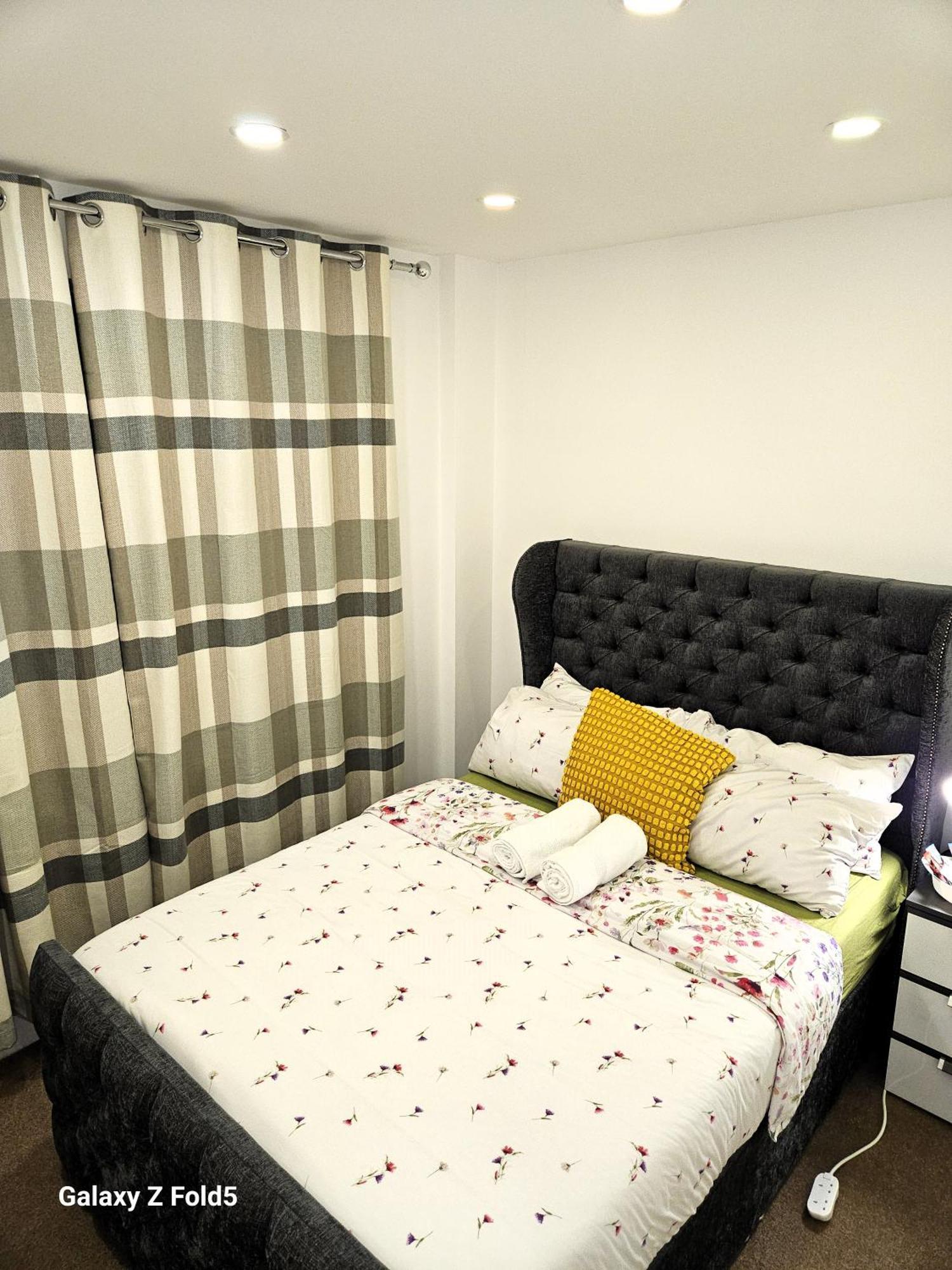 London Sleephouse Partying Is Not Allowed Pls Ngoại thất bức ảnh