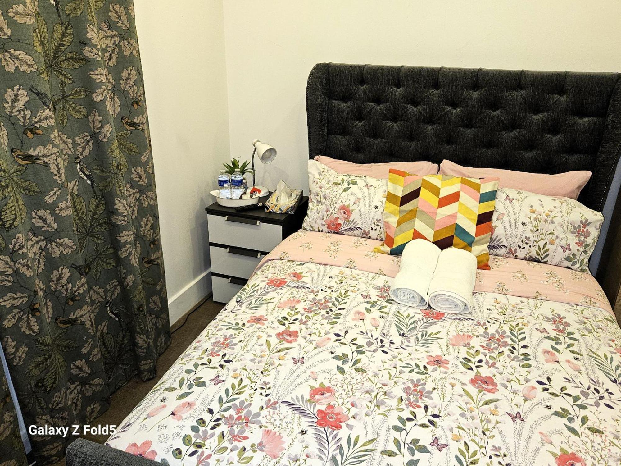 London Sleephouse Partying Is Not Allowed Pls Ngoại thất bức ảnh